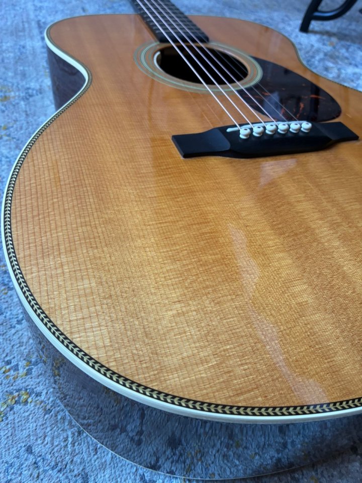 Martín Om28 Reimagined