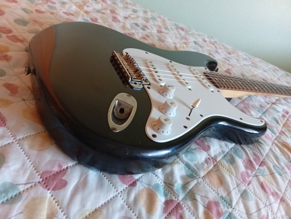 Squier stratocaster made in japan de segunda mano · Foto 6 de 6 · Burgos · 415 €