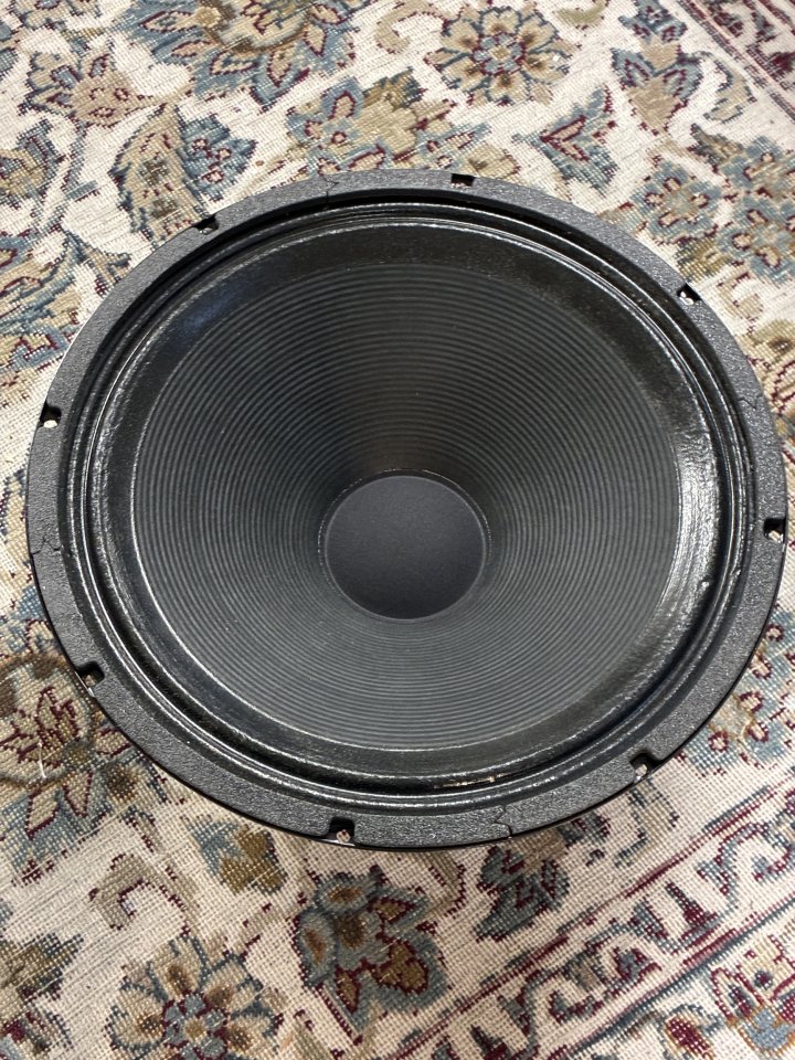 Altavoz de guitarra de 15" Eminence Legend 1518 @8ohm 150w