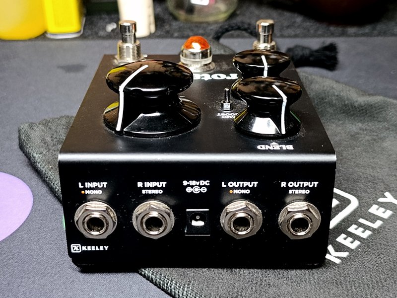 KEELEY Stereo Rotary Speaker Cabinet de segunda mano · Foto 2 de 3 · Málaga · 240 €