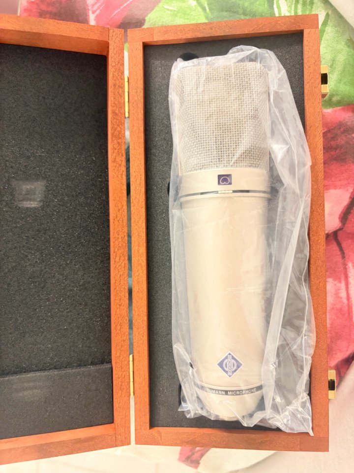 Neumann U87 Ai Studio Set de segunda mano · Foto 1 de 8 · Barcelona · 2100 €