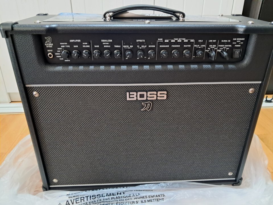 BOSS Katana Artist Gen3 WAZA G12W de segunda mano · Foto 1 de 9 · Navarra · 500 €