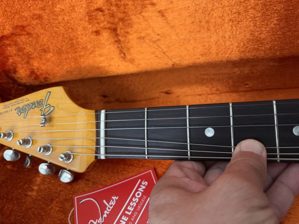 Fender American Vintage II 1965 Stratocaster – Sonic Blue – de segunda mano · Foto 4 de 10 · A Coruña · 1790 €