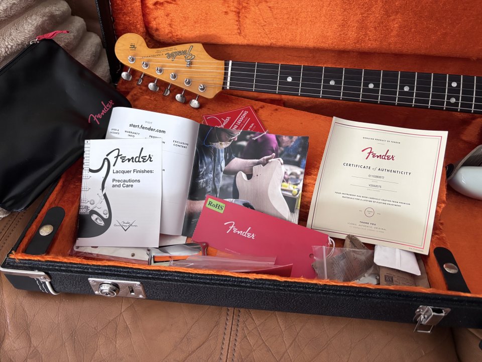 Fender American Vintage II 1965 Stratocaster – Sonic Blue – de segunda mano · Foto 3 de 10 · A Coruña · 1790 €