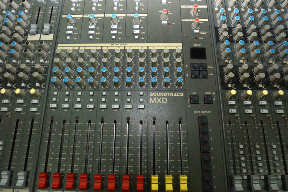 Mesa mezclas analógica 40 canales