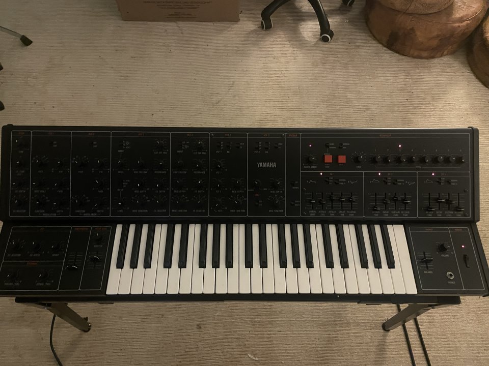 Yamaha CS 30 con midi como nuevo
