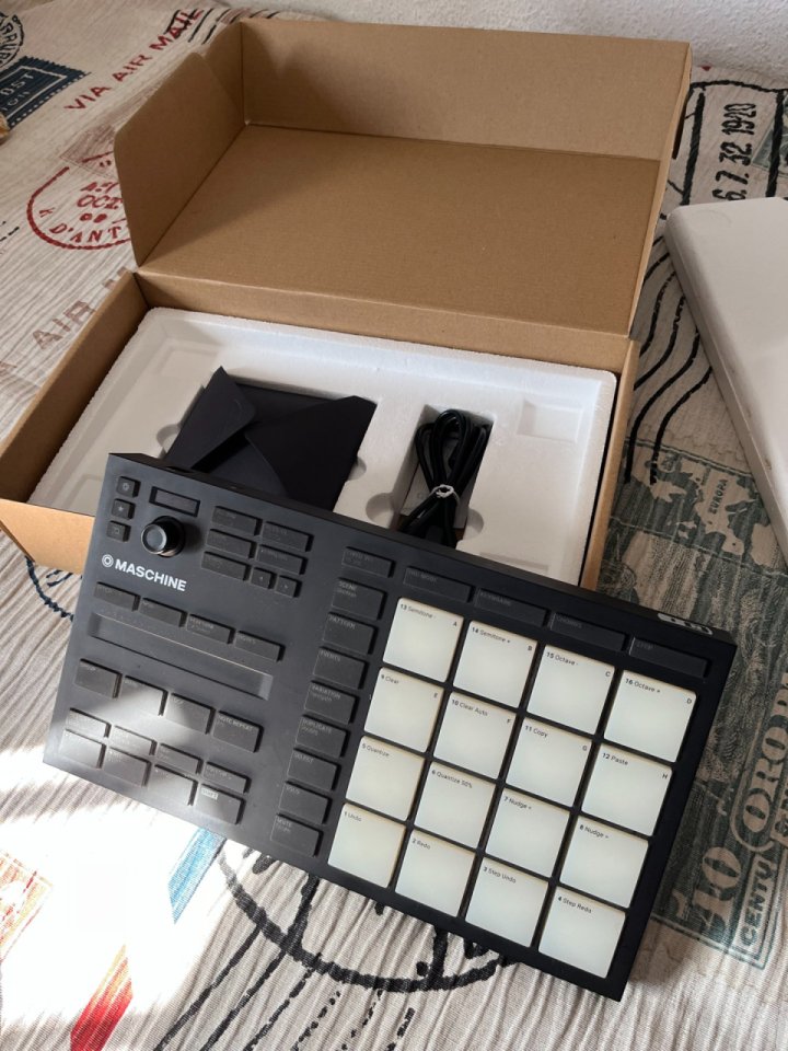 Maschine Mikro MkIII de segunda mano · Foto 2 de 6 · Sevilla · 100 €