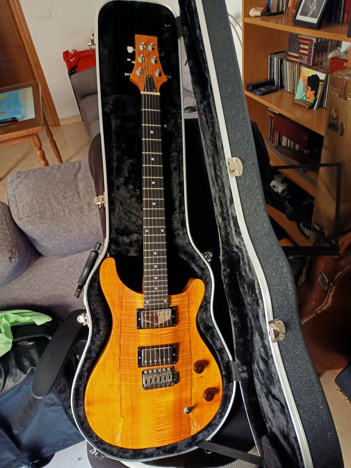 Guitarra de lutheria tipo paul red smith