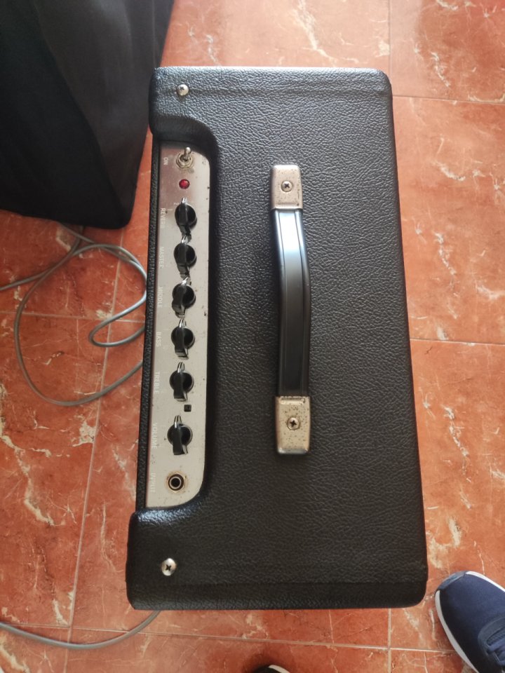 Cambio Fender Blues Junior de segunda mano · Foto 2 de 8 · Alicante