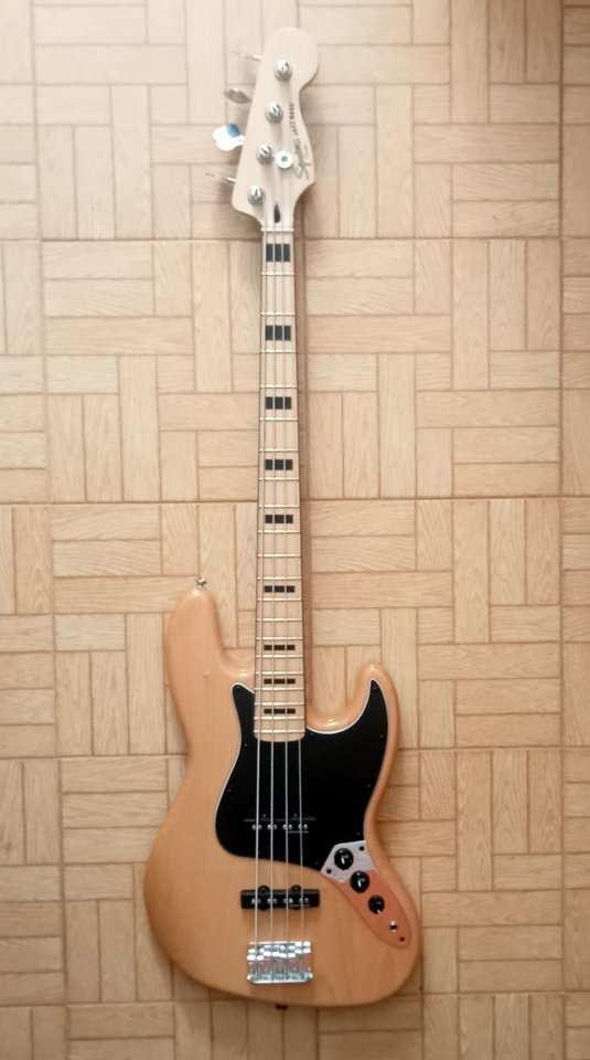 Jazz bass VM de segunda mano · Foto 1 de 3 · Madrid · 285 €