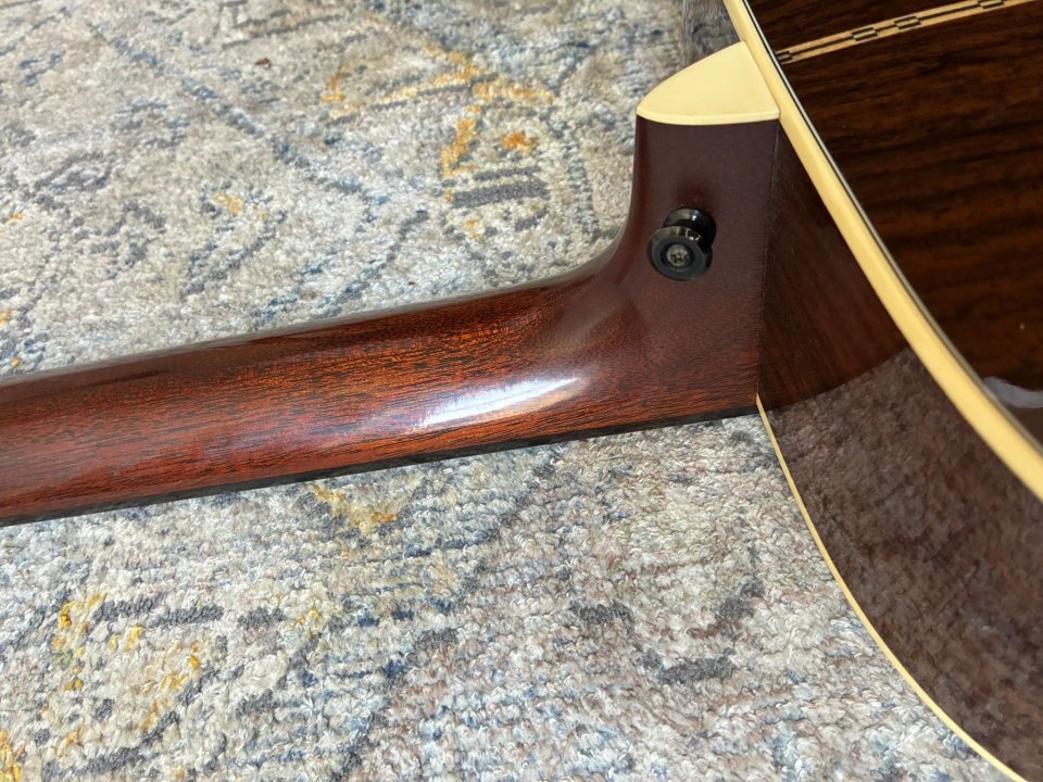 Martín Om28 Reimagined