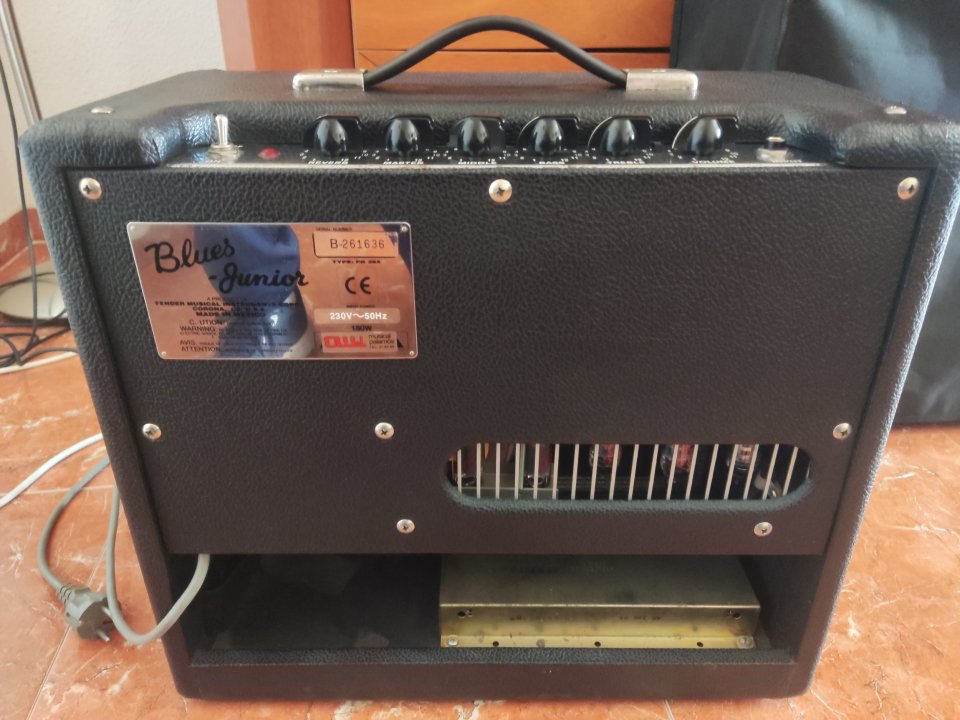 Cambio Fender Blues Junior de segunda mano · Foto 3 de 8 · Alicante