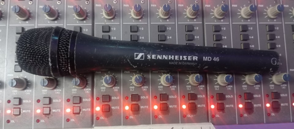 Sennheiser MD 46 (Reportero) de segunda mano · Foto 1 de 3 · Madrid · 100 €