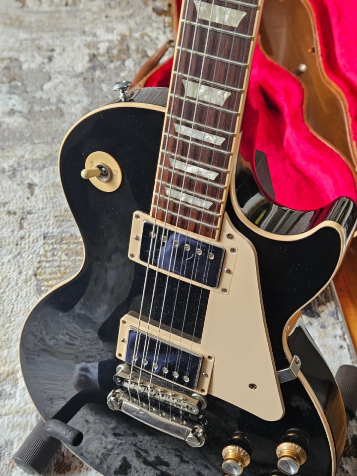 Gibson les paul classic ebony de segunda mano · Foto 1 de 7 · Murcia · 1850 €
