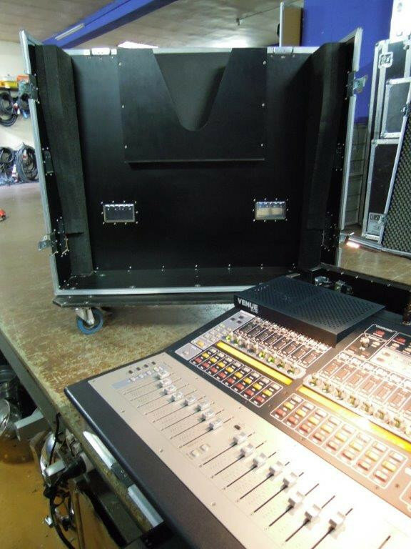 VENUE SC48 con 2 rack Escenario,  precio + IVA