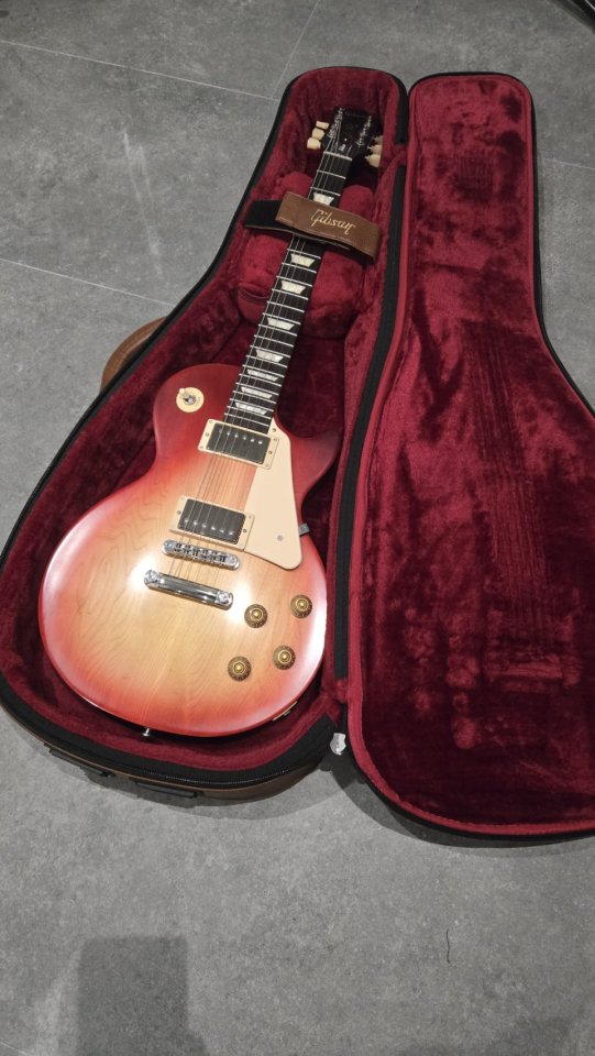 Gibson Les Paul Tribute Satin Cherry Burst