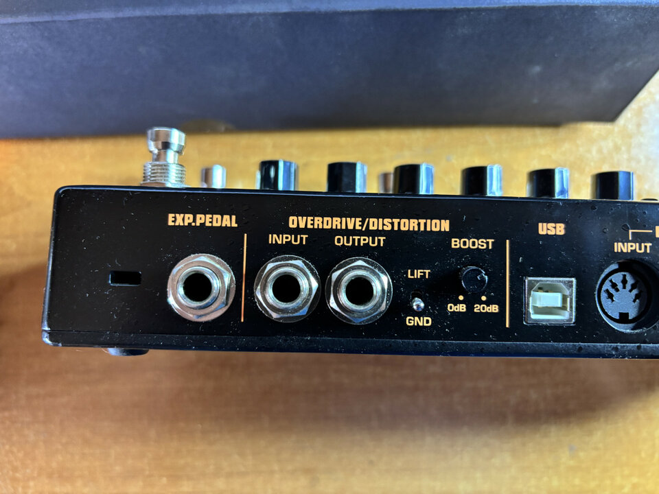 Nux Cerberus + Fuente alimentación