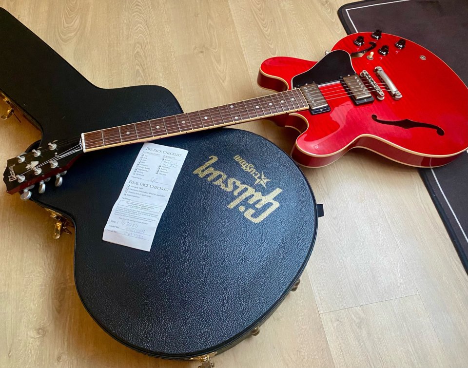 Gibson Memphis ES-335 Dot 2007 Gloss Figured Cherry de segunda mano · Foto 1 de 10 · Pontevedra · 2850 €