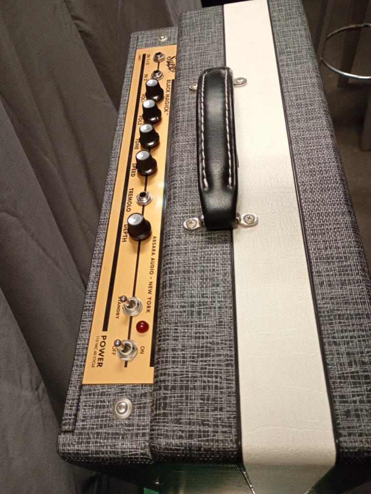 Supro 1695T Black Magic Combo + Flightcase Thon de segunda mano · Foto 6 de 8 · Gipuzkoa · 800 €