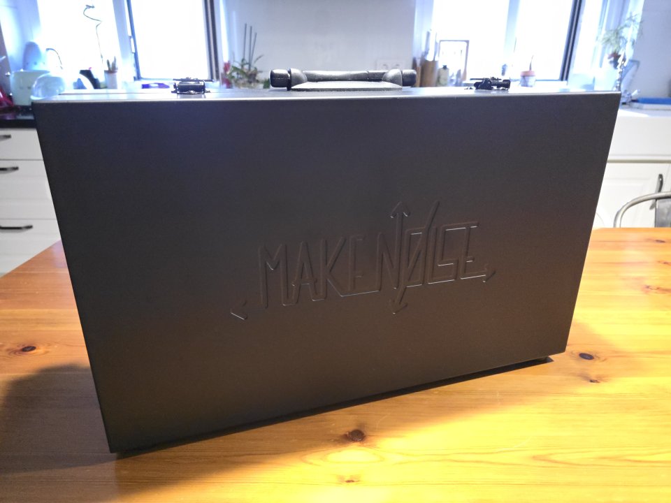 Makenoise shared system black and gold plus de segunda mano · Foto 5 de 5 · Valladolid · 5000 €