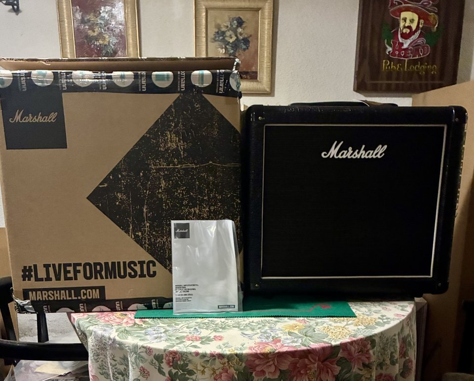 Pantalla amplificador Marshall MX112R de segunda mano · Foto 1 de 4 · Madrid · 140 €