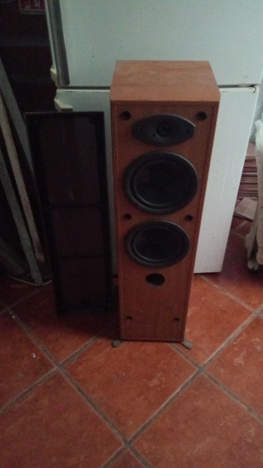 Altavoces equipo de segunda mano · Foto 4 de 7 · Cádiz · 120 €
