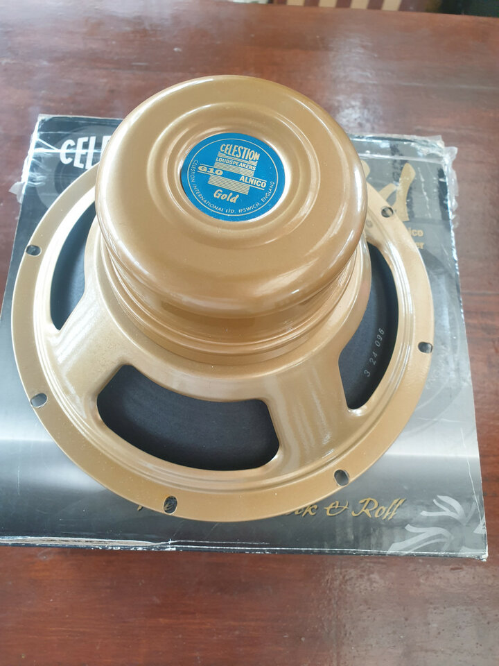 Altavoz Celestion Alnico gold 10 pulg. 8 ohm