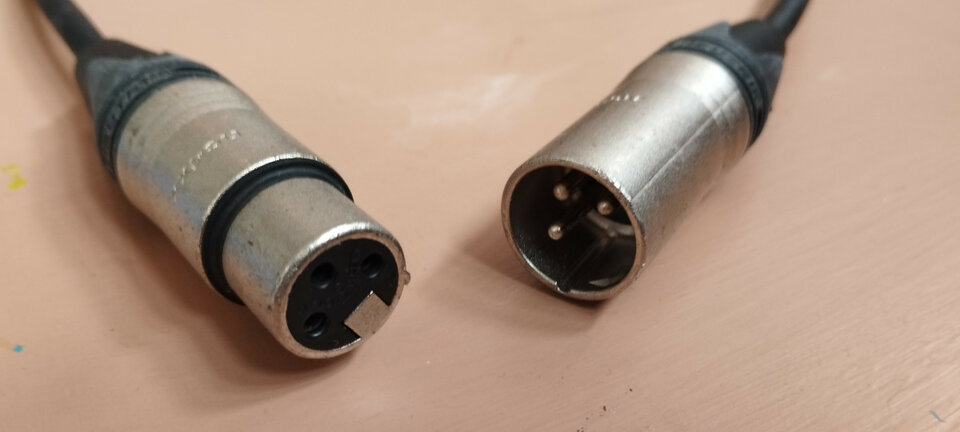 5 cables XLR con conector Neutrik