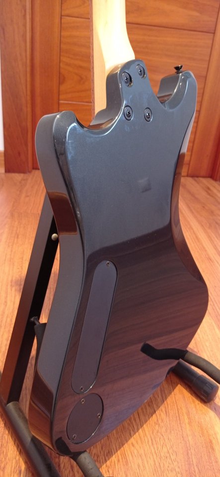 Guitarra eléctrica Fernandes de segunda mano · Foto 6 de 8 · Cuenca · 300 €