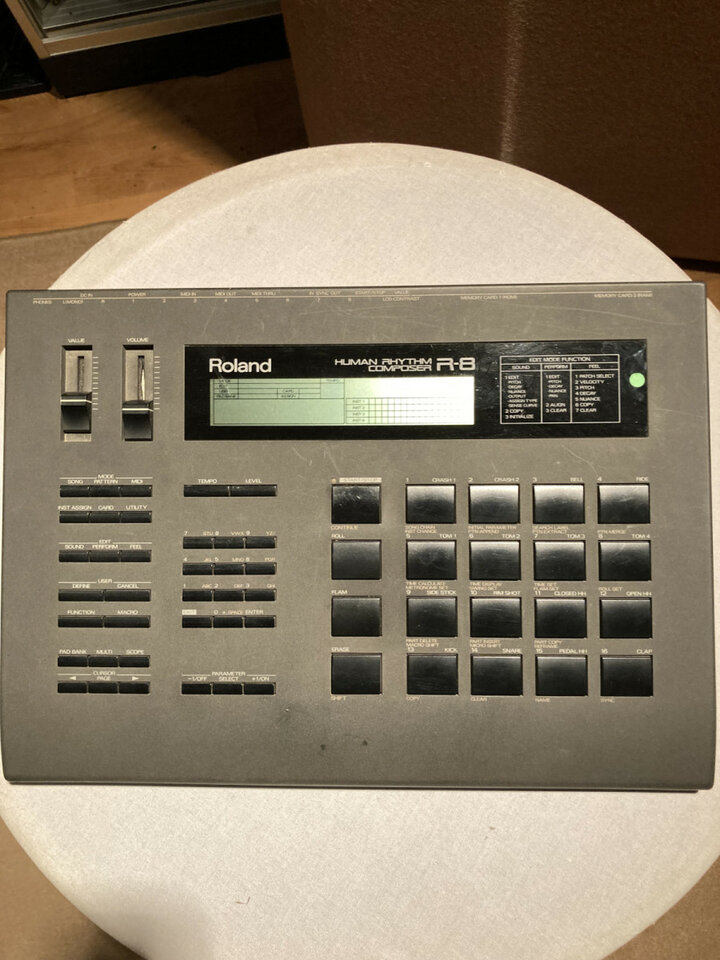 Roland R-8 Human Rhythm Composer