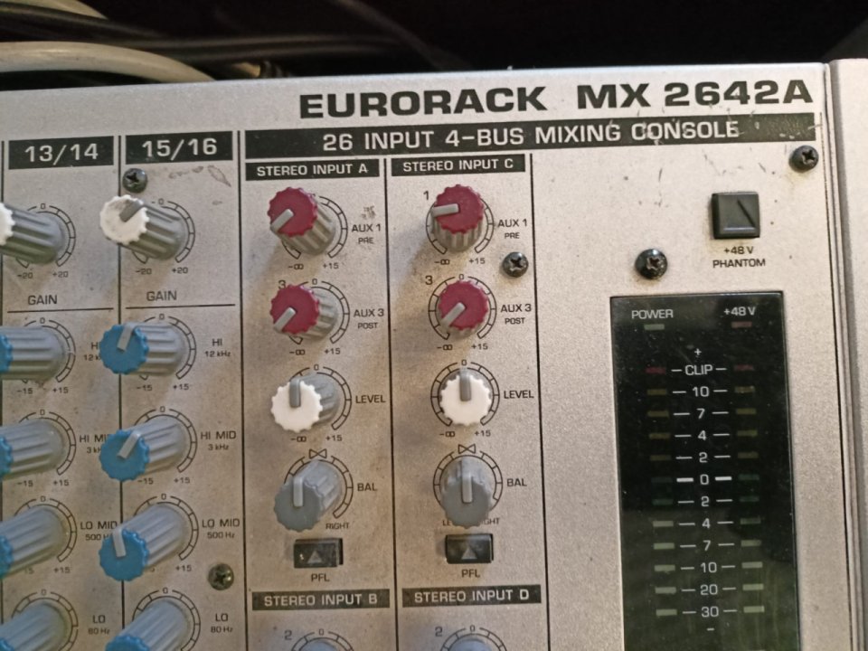 Mezclador Behringer Eurorack MX 2642A de segunda mano · Foto 3 de 4 · Zaragoza · 120 €