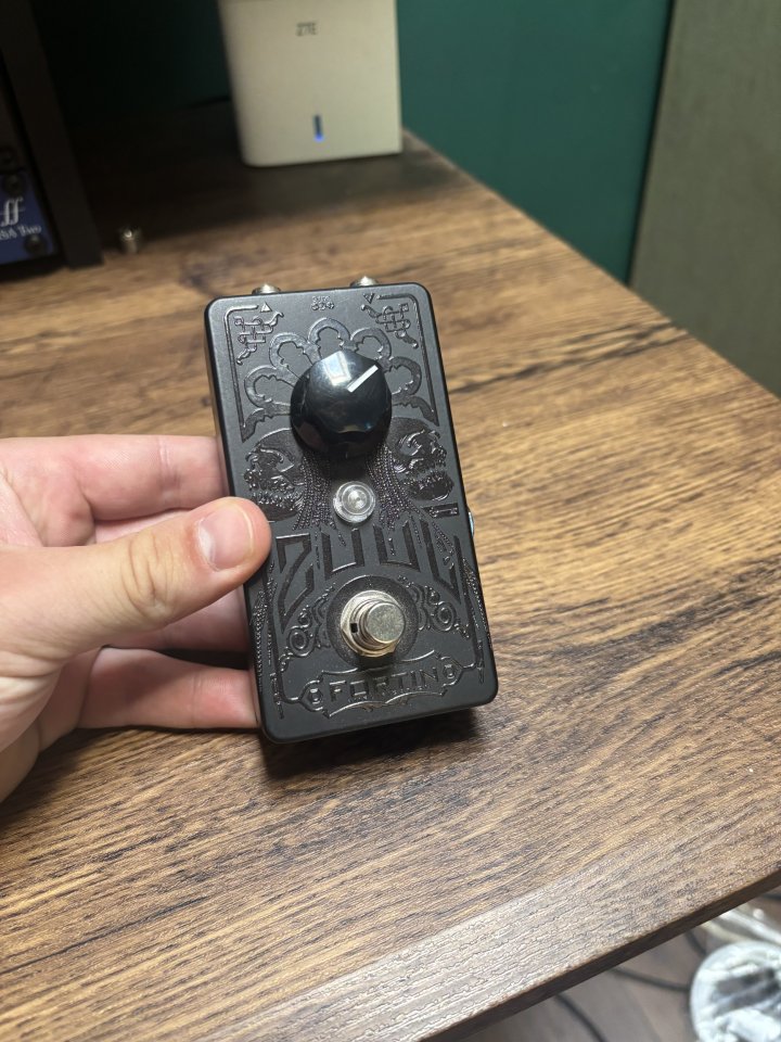 Fortin zuul noisegate blackout edition.