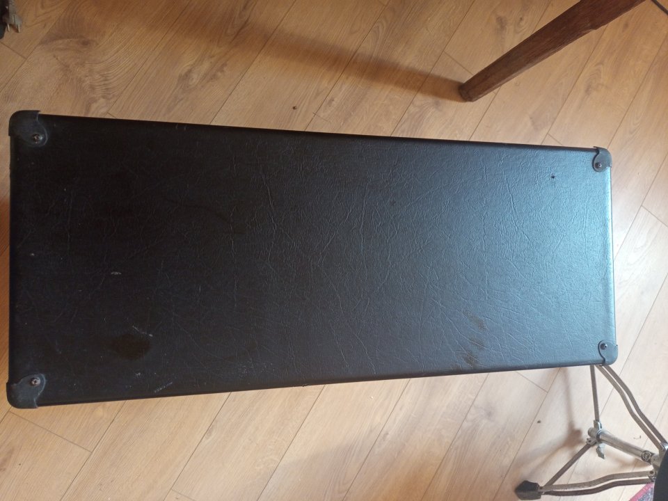 Pantalla 2x12 Harley Benton de segunda mano · Foto 4 de 4 · Illes Balears · 170 €