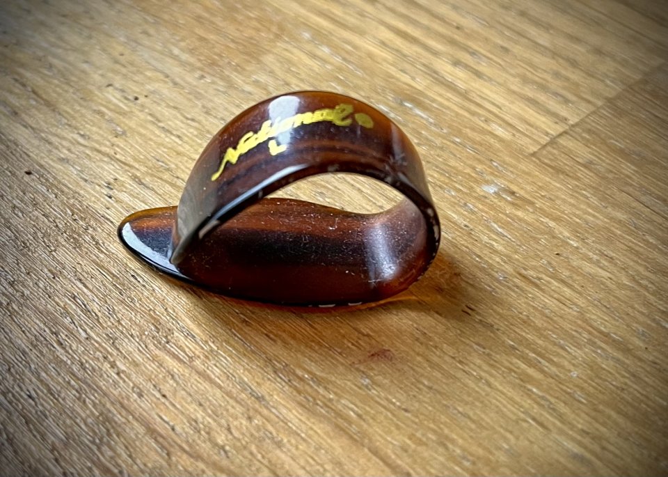 Varias Púas plectros pulgas, dedos y otras