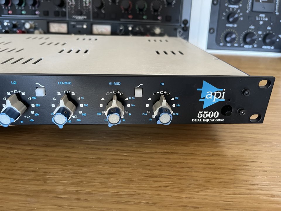 Equalizador estéreo  Api 5500