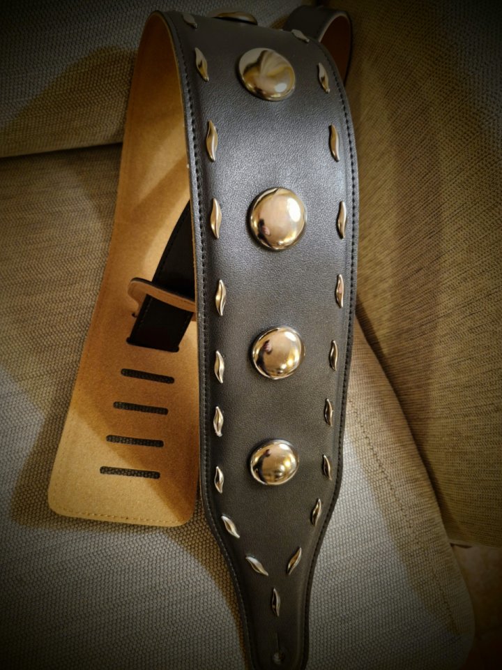 Correa bajo o guitarra "Iron Shield" 10cm