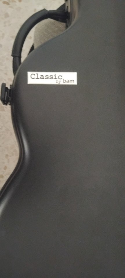Estuche guitarra clásica Bam 8002S de segunda mano · Foto 2 de 2 · Cádiz · 320 €