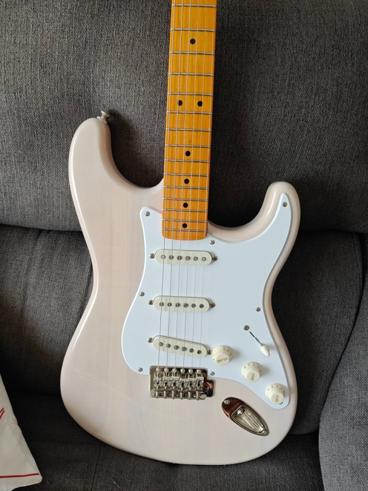 Squier stratocaster Classic vibe 50 de segunda mano · Foto 1 de 10 · Barcelona · 300 €