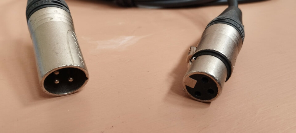 5 cables XLR con conector Neutrik