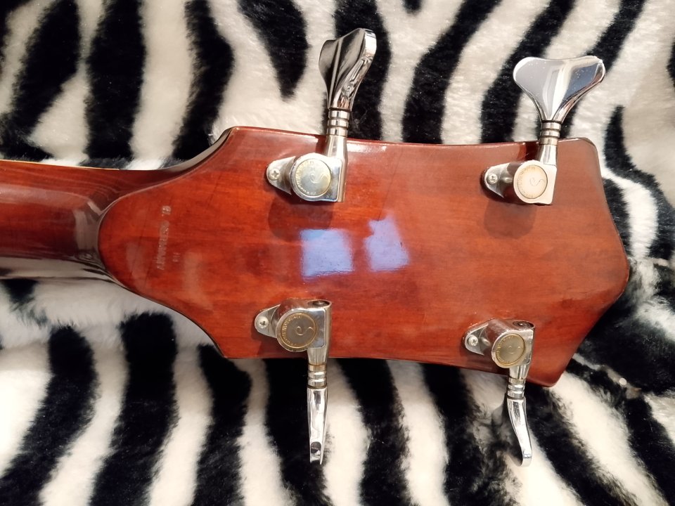 Bajo Klira 187-B Shake Star Aleman de 1967