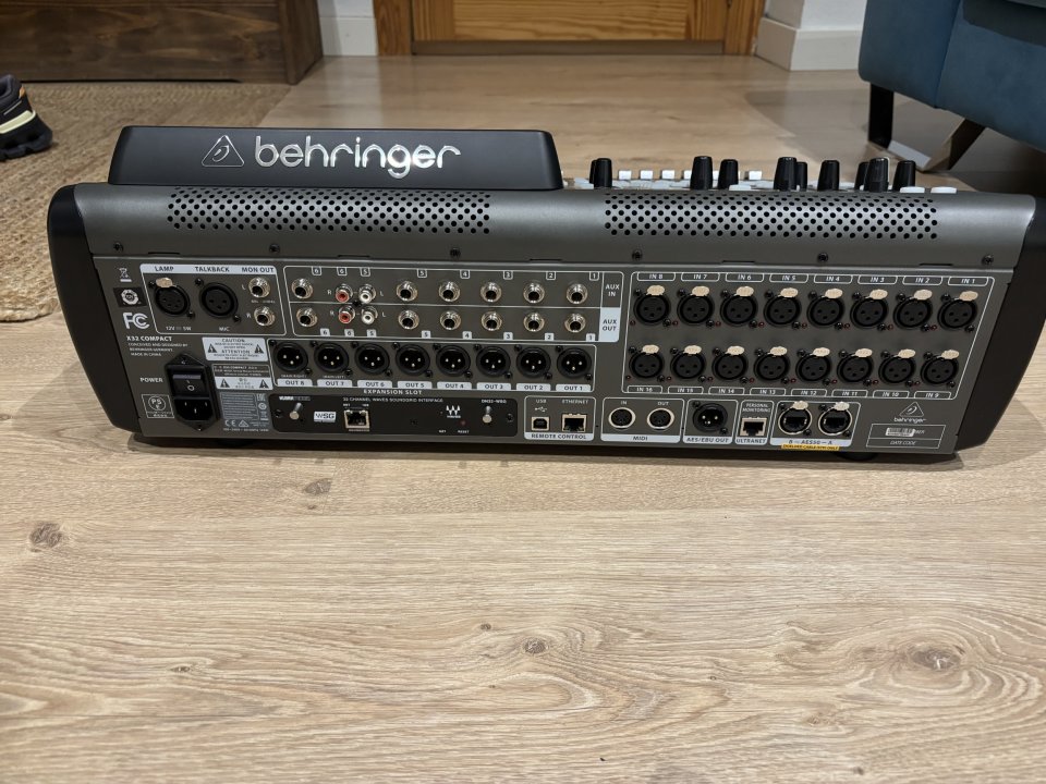 Behringer x32 compact + S32 + extras