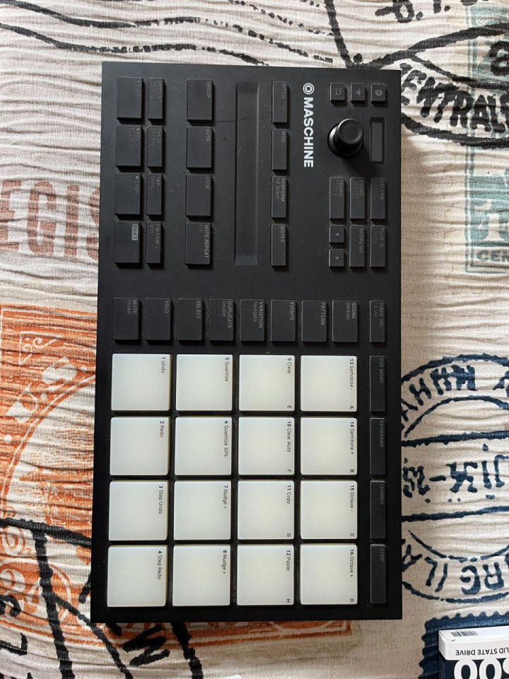 Maschine Mikro MkIII de segunda mano · Foto 4 de 6 · Sevilla · 100 €