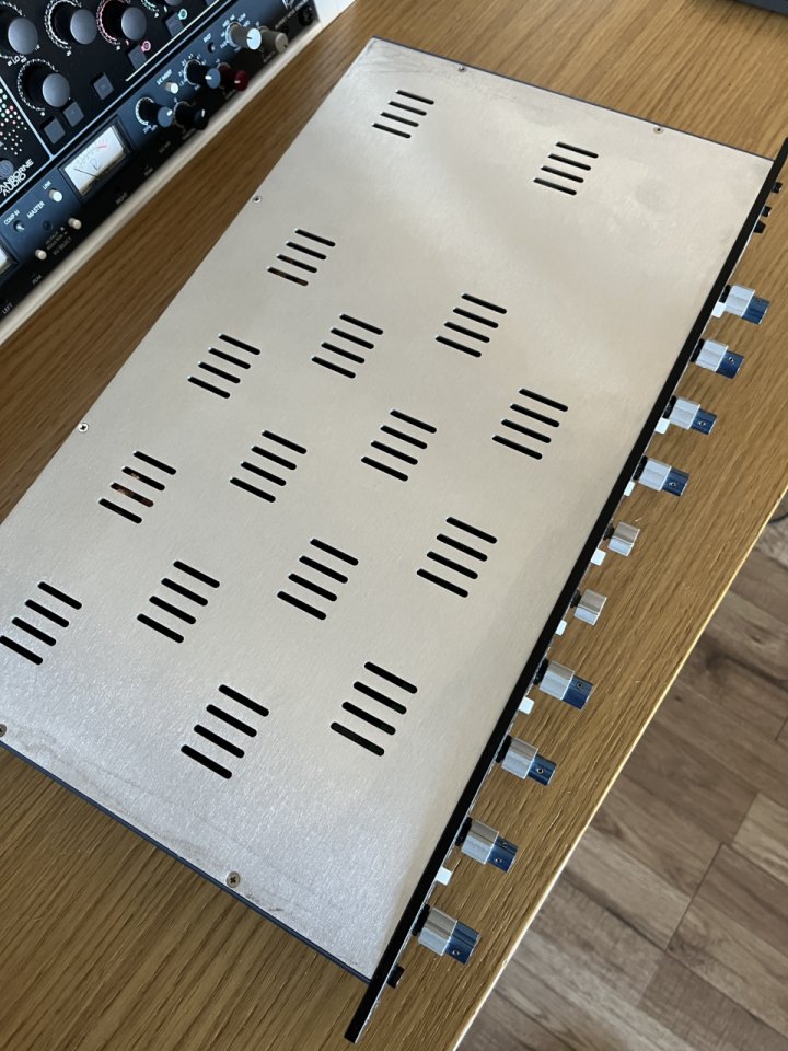 Equalizador estéreo  Api 5500