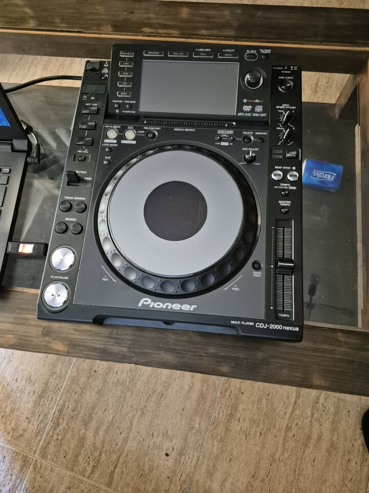 Cdj 2000 NX