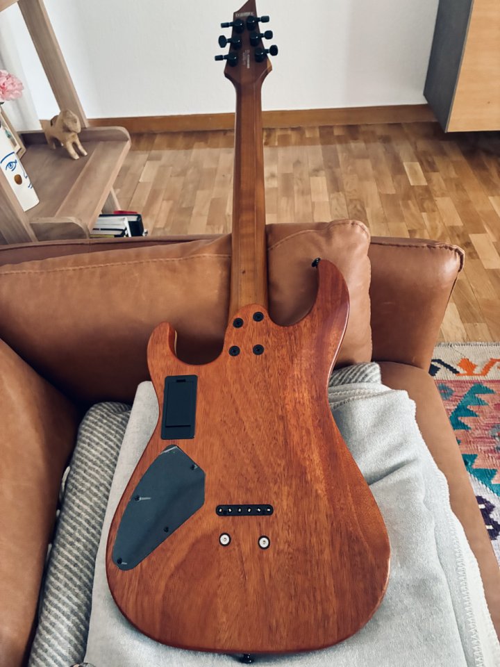 ÚLTIMO PRECIO - CORT KX700 TT Limited Edition, absolutamente nueva.