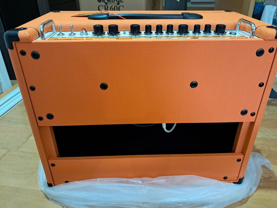 Orange Crush CR60C de segunda mano · Foto 4 de 10 · Navarra · 400 €