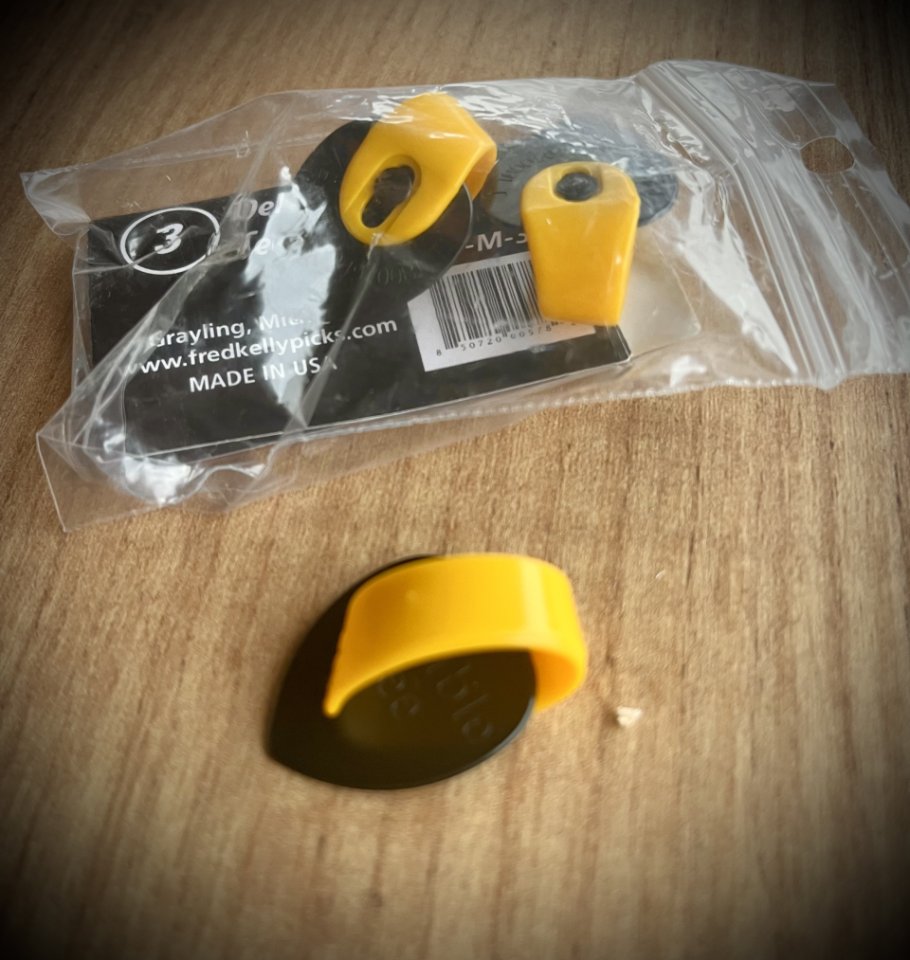 Varias Púas plectros pulgas, dedos y otras