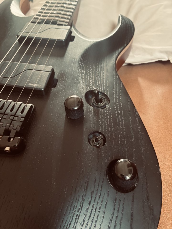 ÚLTIMO PRECIO - CORT KX700 TT Limited Edition, absolutamente nueva.