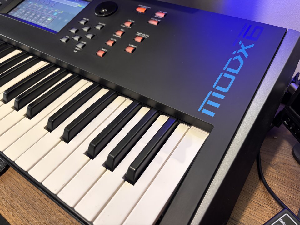 Yamaha MODX6