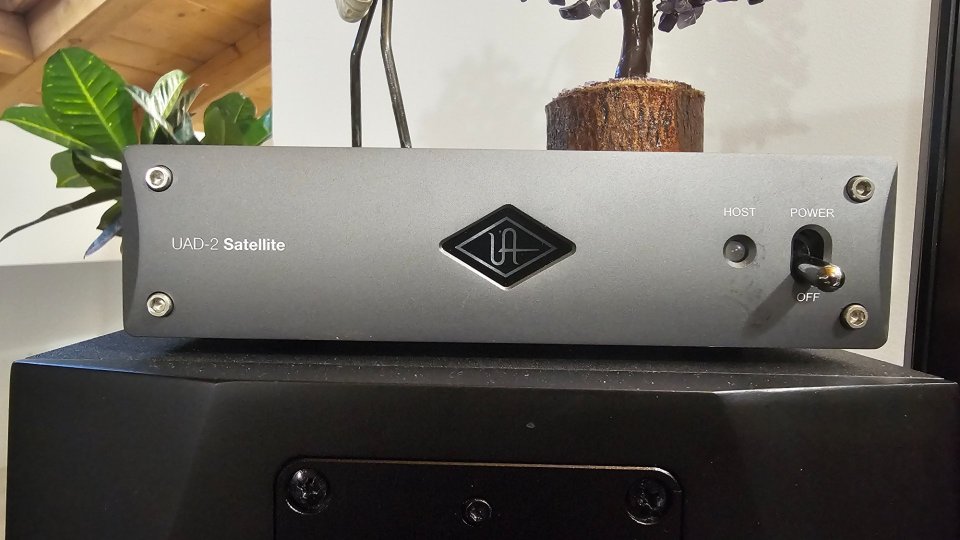 UAD SATELLITE OCTO + Complete